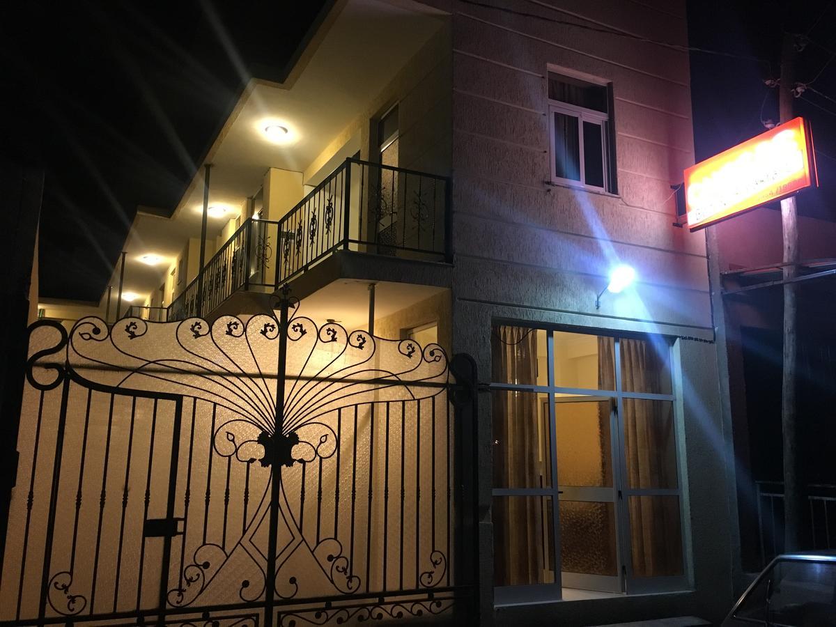 Cheers Bed & Breakfast Addis Abeba Eksteriør bilde